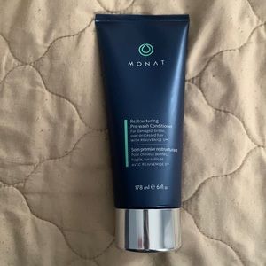 Restructuring pre wash conditioner